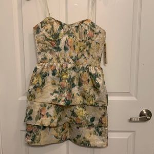 Alice + Olivia tiered dress. Size 0